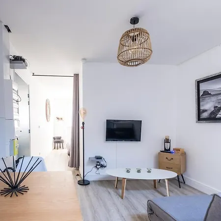 Appartement Cosy Face A La Basilique Saint Remi Reims Exterior photo
