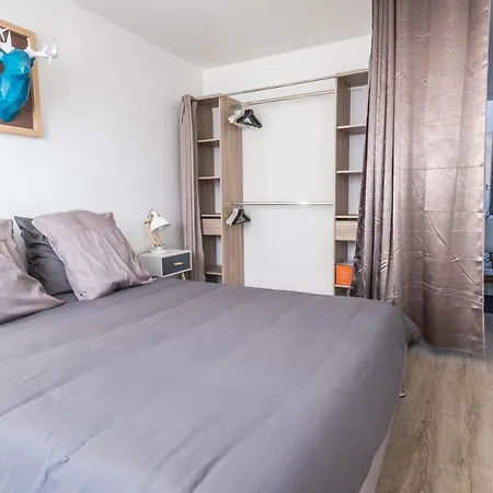 Appartement Cosy Face A La Basilique Saint Remi Reims Exterior photo